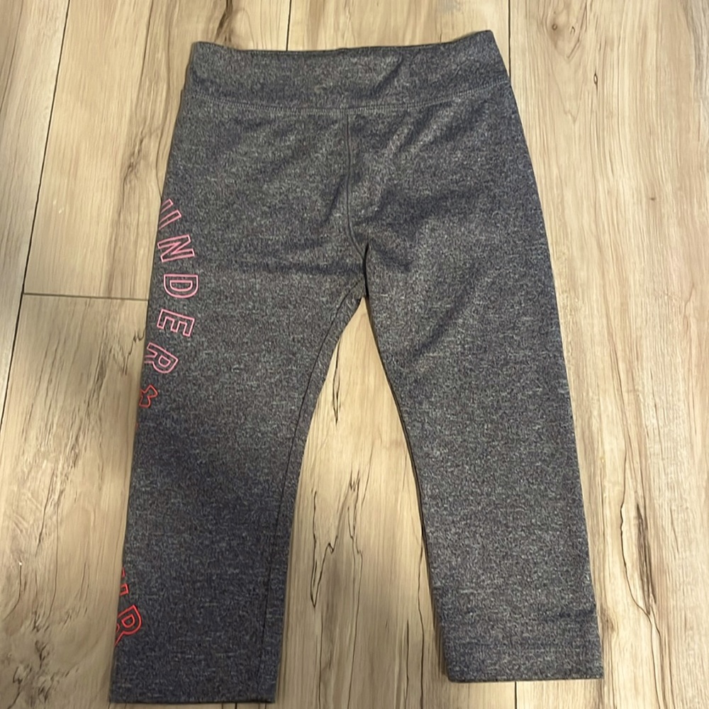 EUC Girls Under Armour Capri Size 5
